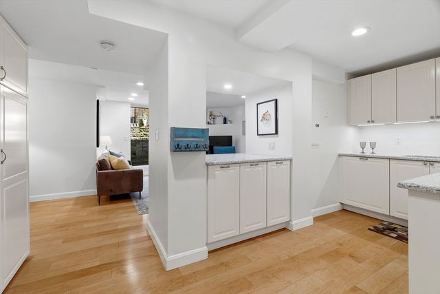 97 Sewall Ave 5, Brookline, MA 02446