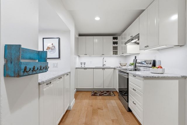 97 Sewall Ave 5, Brookline, MA 02446