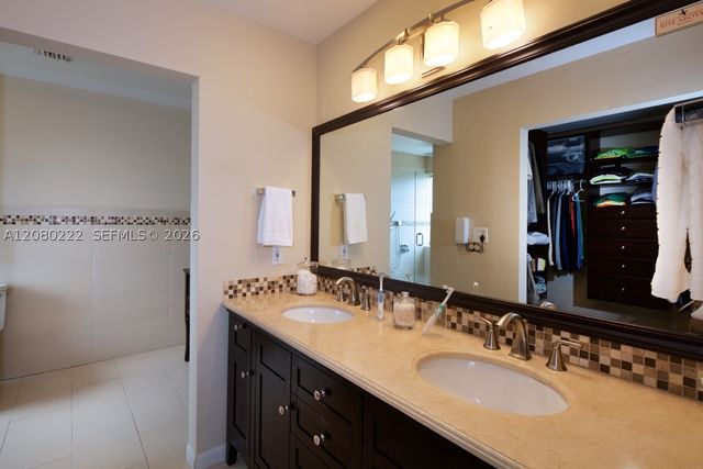 5631 SW 58th Ct 0, South Miami, FL 33143