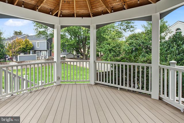 13058 FARTHINGALE DR, Herndon, VA 20171