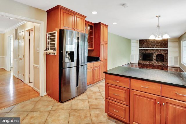 13058 FARTHINGALE DR, Herndon, VA 20171