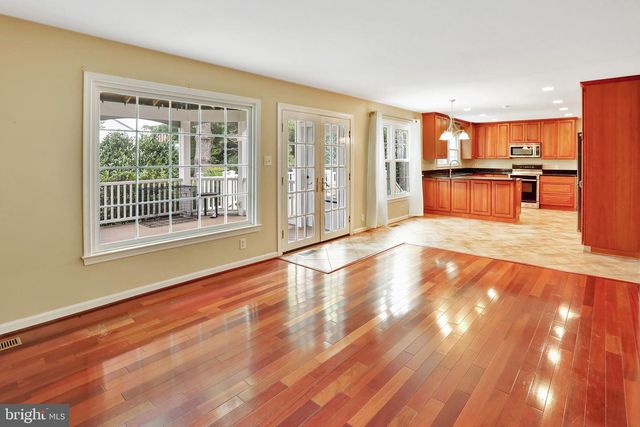 13058 FARTHINGALE DR, Herndon, VA 20171