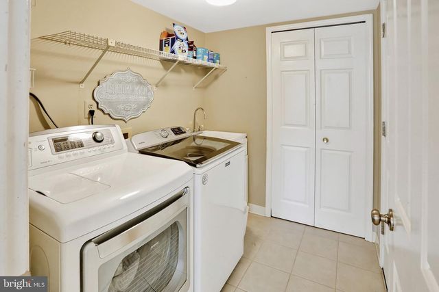13058 FARTHINGALE DR, Herndon, VA 20171