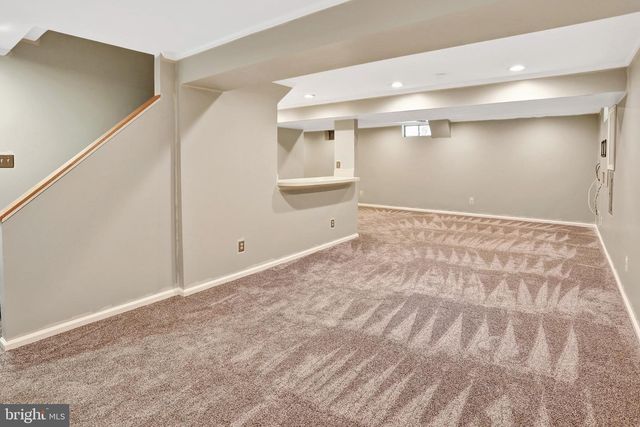 13058 FARTHINGALE DR, Herndon, VA 20171