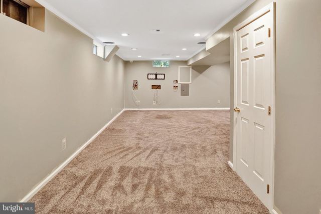 13058 FARTHINGALE DR, Herndon, VA 20171