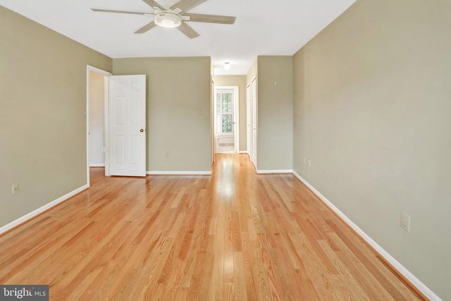 13058 FARTHINGALE DR, Herndon, VA 20171