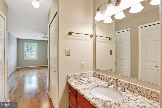 13058 FARTHINGALE DR, Herndon, VA 20171