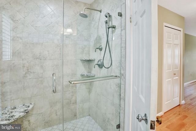 13058 FARTHINGALE DR, Herndon, VA 20171