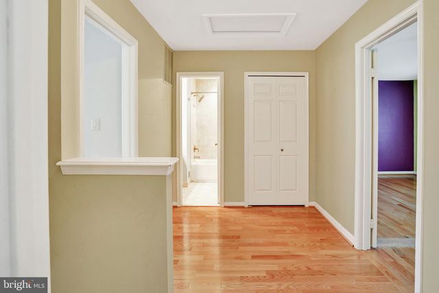 13058 FARTHINGALE DR, Herndon, VA 20171