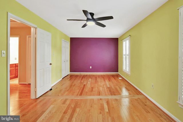13058 FARTHINGALE DR, Herndon, VA 20171