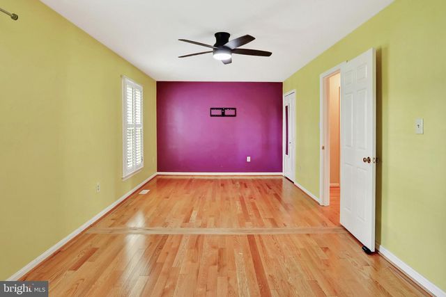 13058 FARTHINGALE DR, Herndon, VA 20171