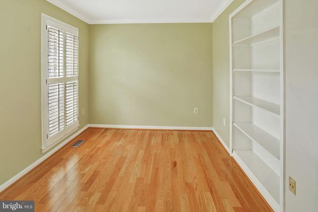 13058 FARTHINGALE DR, Herndon, VA 20171
