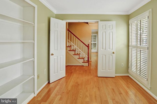 13058 FARTHINGALE DR, Herndon, VA 20171