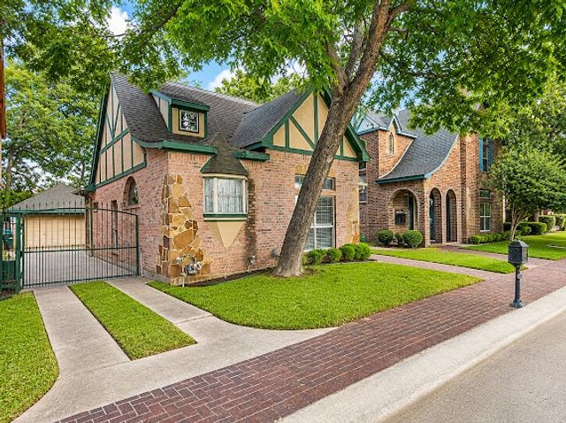508 Phillip Drive, Cedar Hill, TX 75104