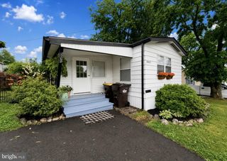 5071 WINTERBERRY DR, Doylestown, PA 18902