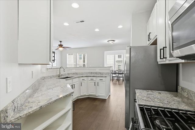 46164 CHESTER TER, Sterling, VA 20165