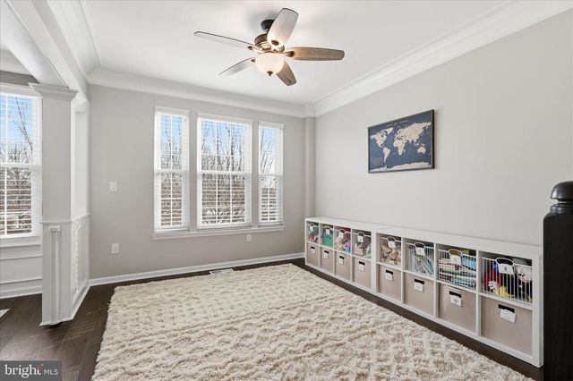 46164 CHESTER TER, Sterling, VA 20165