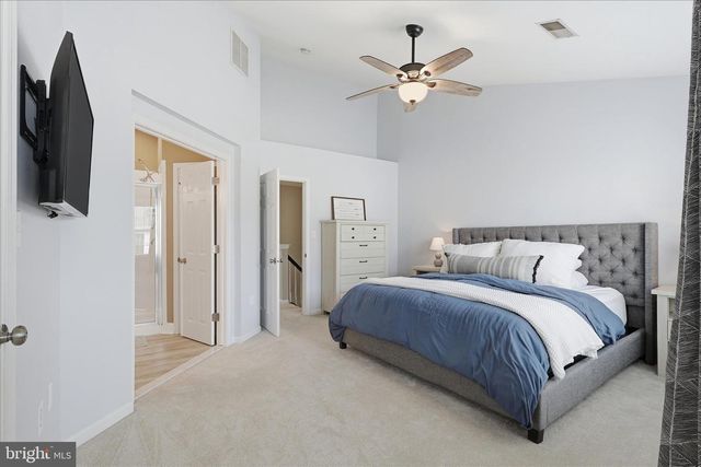 46164 CHESTER TER, Sterling, VA 20165