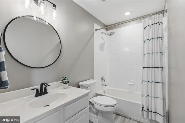 46164 CHESTER TER, Sterling, VA 20165