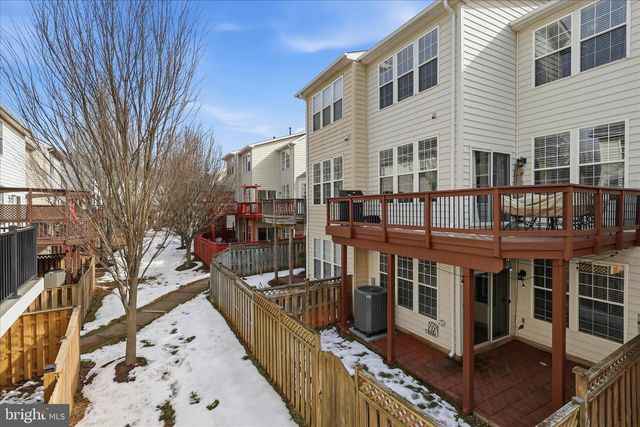 46164 CHESTER TER, Sterling, VA 20165