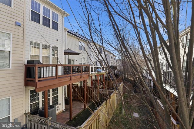 46164 CHESTER TER, Sterling, VA 20165