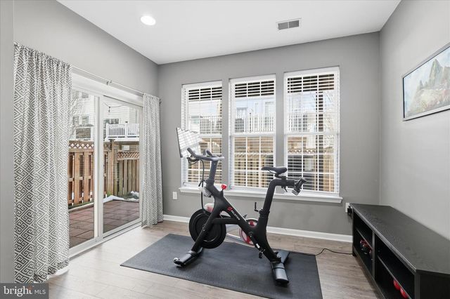 46164 CHESTER TER, Sterling, VA 20165