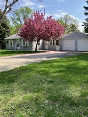8731 11th Avenue S, Bloomington, MN 55420