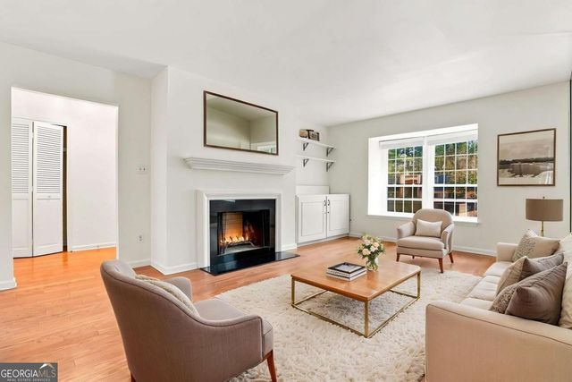 139 Woodmere Square NW, Atlanta, GA 30327