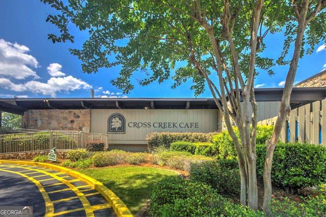 139 Woodmere Square NW, Atlanta, GA 30327