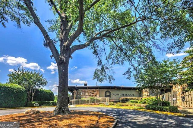 139 Woodmere Square NW, Atlanta, GA 30327