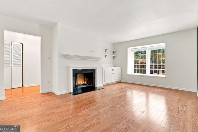 139 Woodmere Square NW, Atlanta, GA 30327