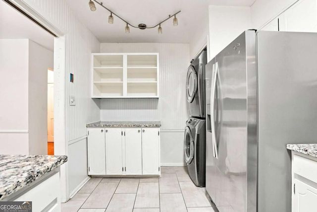 139 Woodmere Square NW, Atlanta, GA 30327