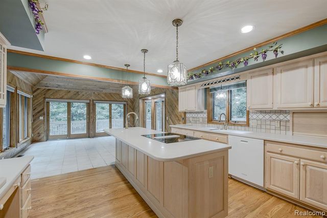 805 Maple Road, Ortonville, MI 48462