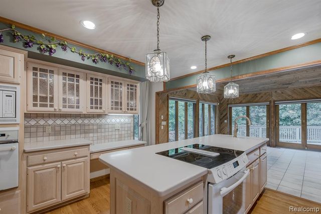 805 Maple Road, Ortonville, MI 48462