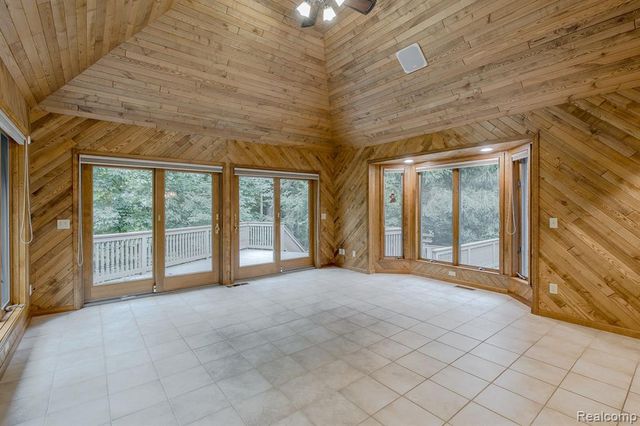 805 Maple Road, Ortonville, MI 48462
