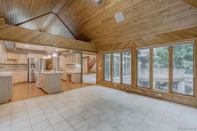 805 Maple Road, Ortonville, MI 48462
