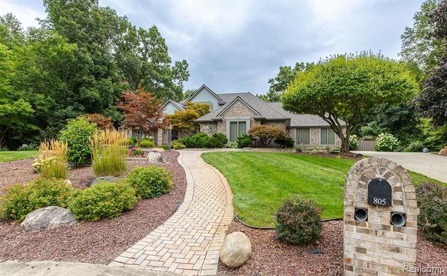 805 Maple Road, Ortonville, MI 48462