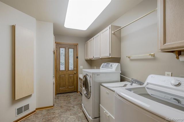 805 Maple Road, Ortonville, MI 48462
