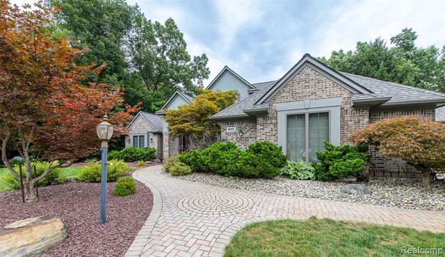 805 Maple Road, Ortonville, MI 48462