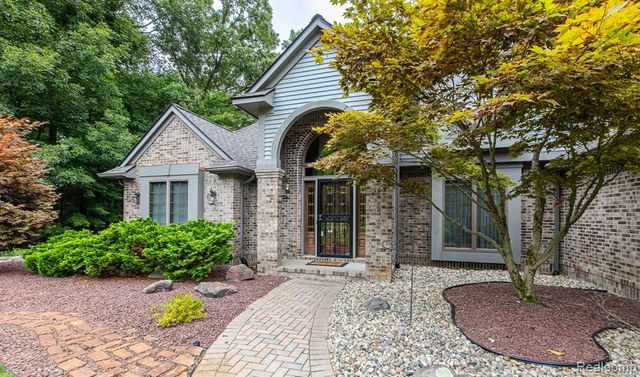 805 Maple Road, Ortonville, MI 48462