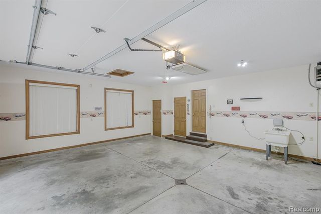 805 Maple Road, Ortonville, MI 48462