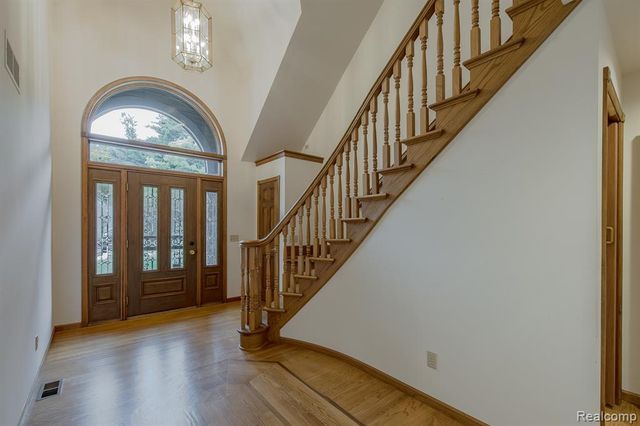 805 Maple Road, Ortonville, MI 48462