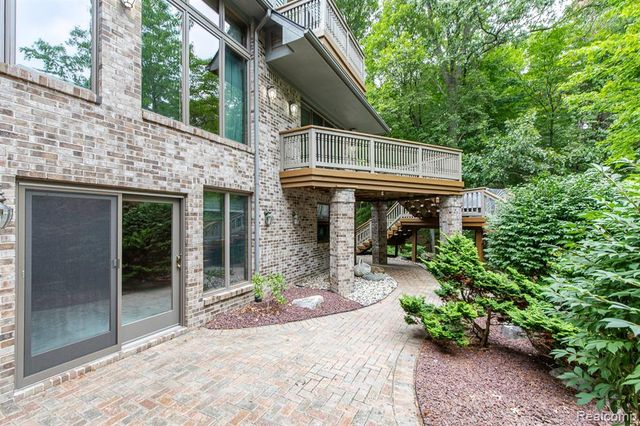805 Maple Road, Ortonville, MI 48462