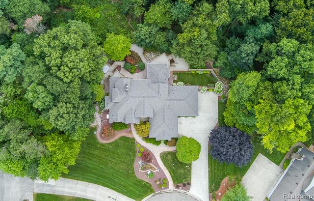 805 Maple Road, Ortonville, MI 48462