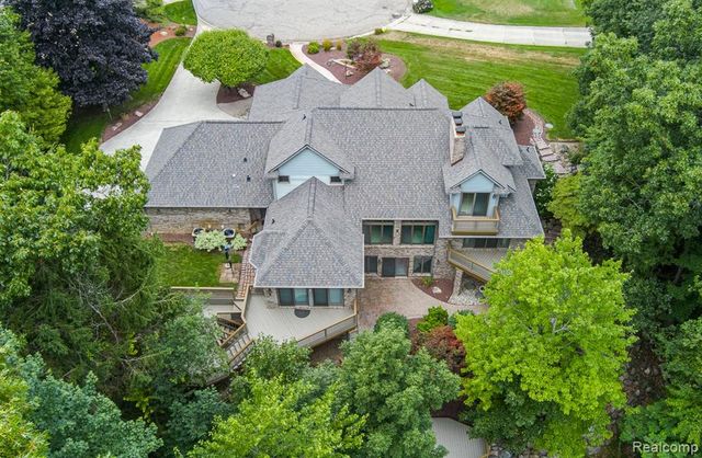 805 Maple Road, Ortonville, MI 48462