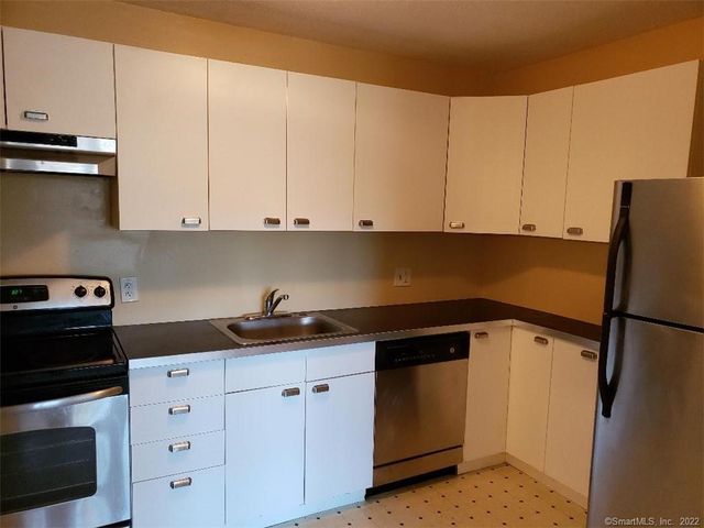 304 Pine Rock Avenue APT C11, Hamden, CT 06514