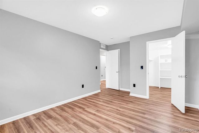 1695 Riverside Drive 8, Rochester Hills, MI 48309