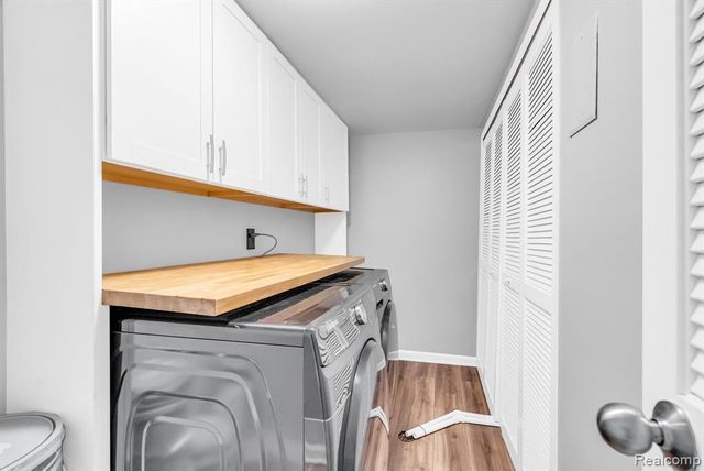 1695 Riverside Drive 8, Rochester Hills, MI 48309