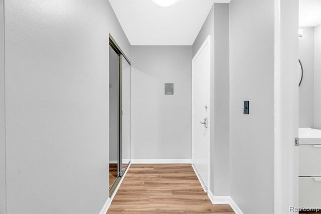 1695 Riverside Drive 8, Rochester Hills, MI 48309