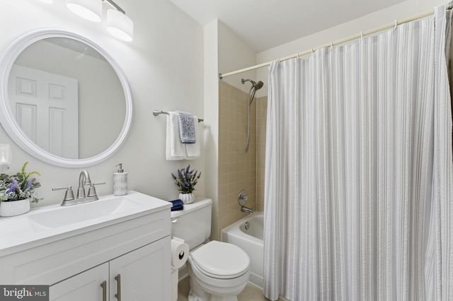 12002 GATEWATER DR, Potomac, MD 20854